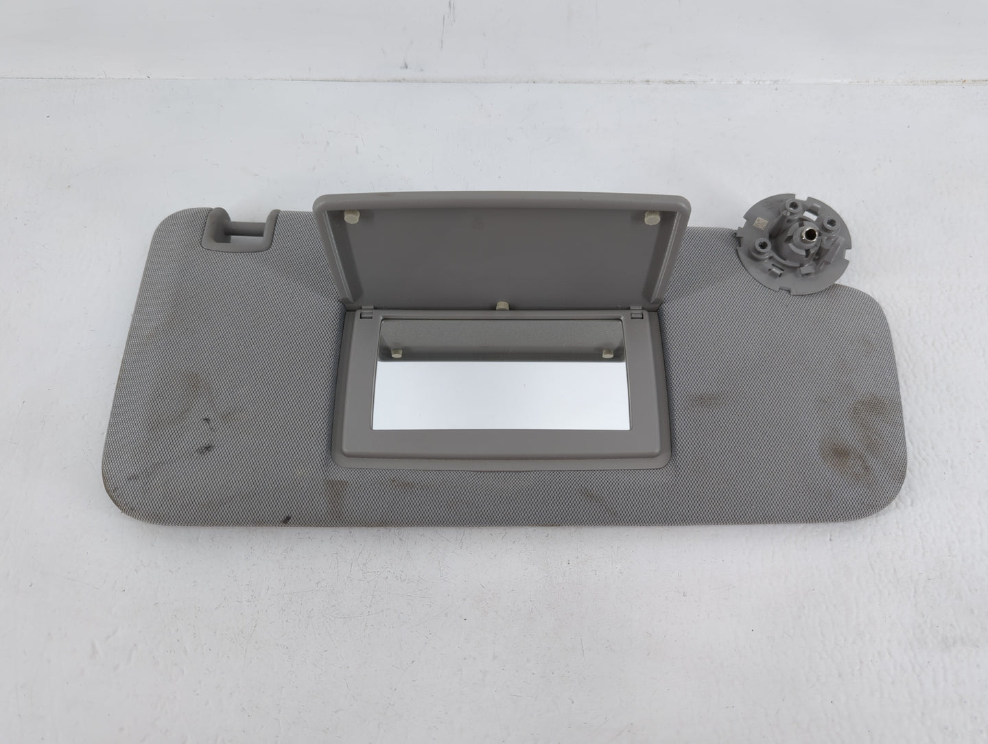 2017-2021 Chevrolet Trax Sun Visor Shade Replacement Passenger Right Mirror Fits Fits 2017 2018 2019 2020 2021 OEM Used Auto