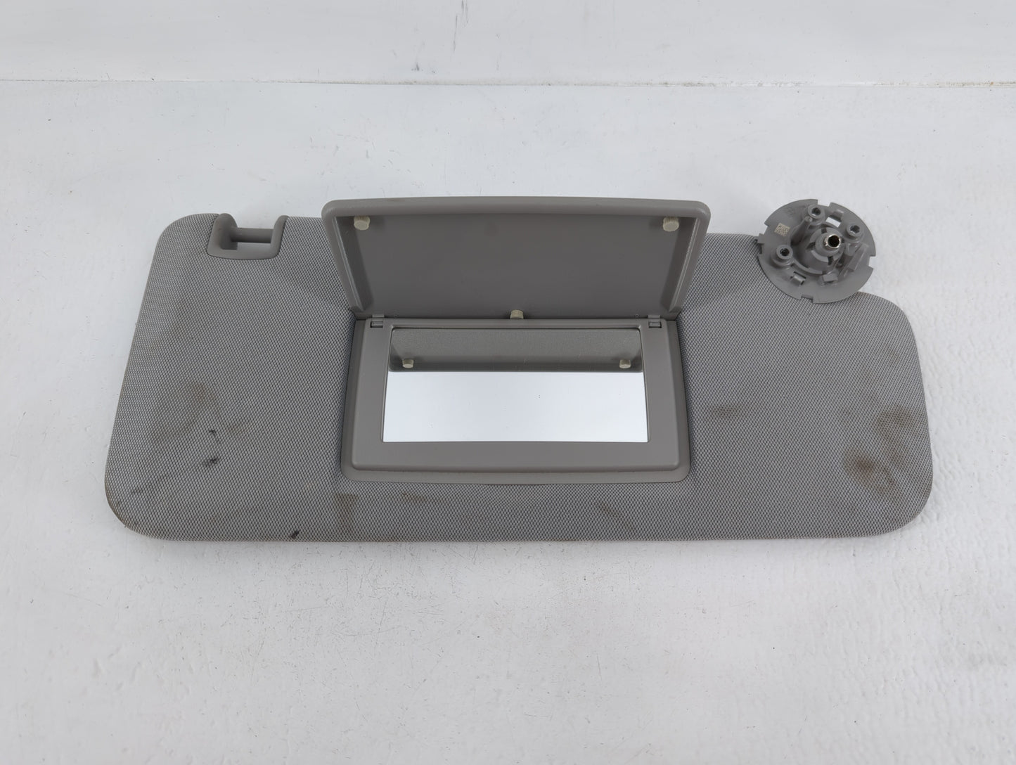 2017-2021 Chevrolet Trax Sun Visor Shade Replacement Passenger Right Mirror Fits Fits 2017 2018 2019 2020 2021 OEM Used Auto