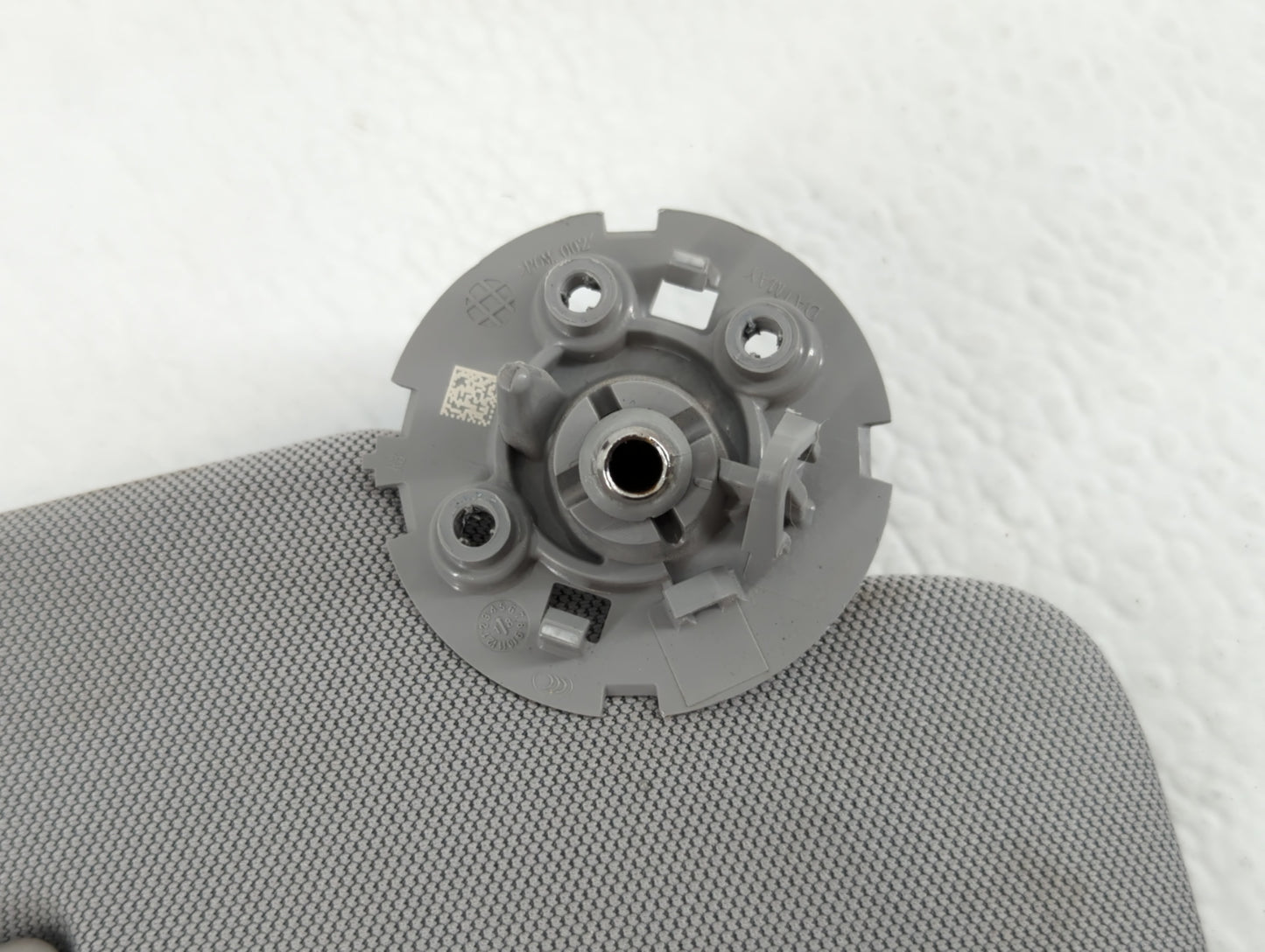 2017-2021 Chevrolet Trax Sun Visor Shade Replacement Passenger Right Mirror Fits Fits 2017 2018 2019 2020 2021 OEM Used Auto