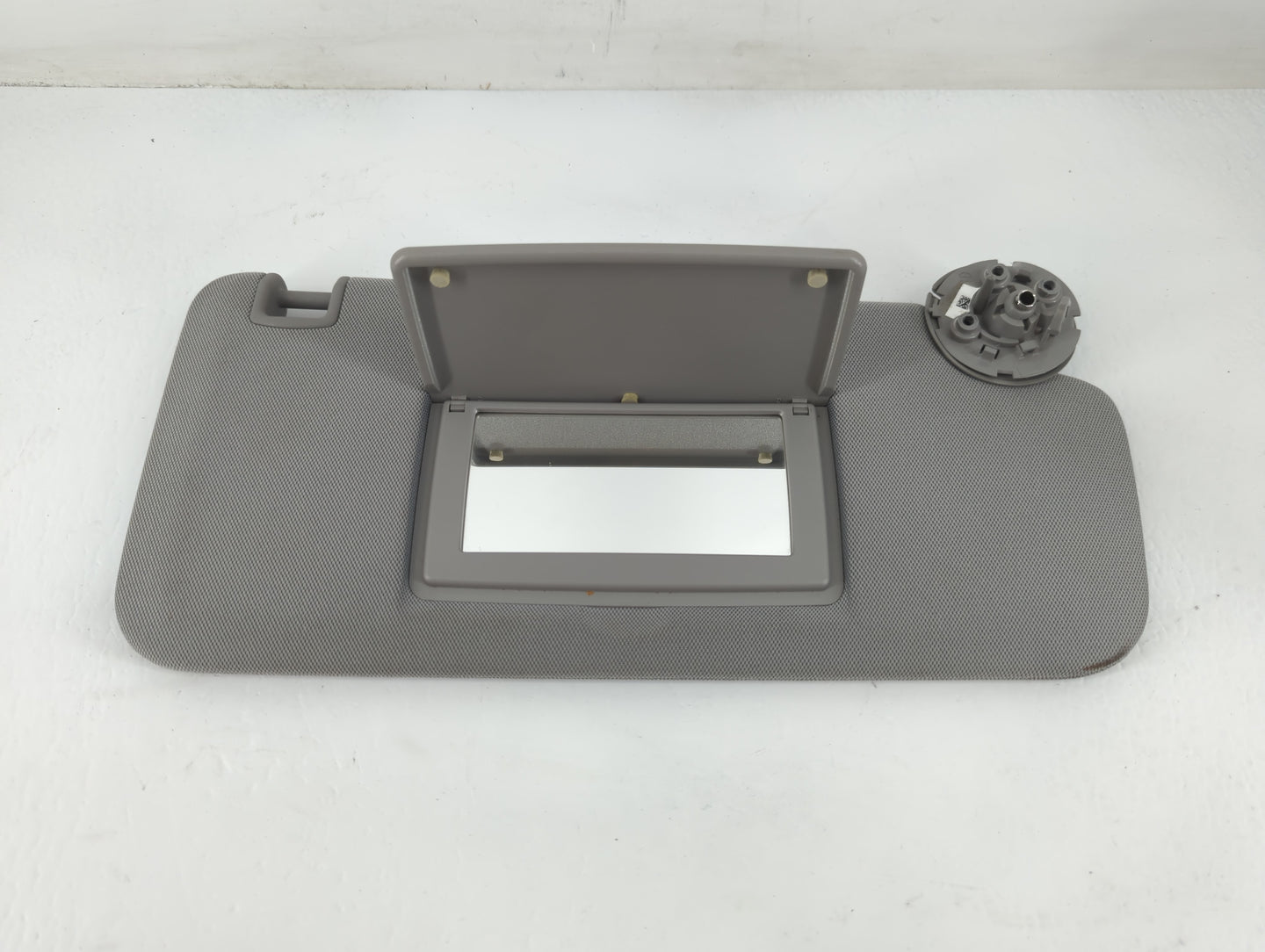 2017-2021 Chevrolet Trax Sun Visor Shade Replacement Passenger Right Mirror Fits Fits 2017 2018 2019 2020 2021 OEM Used Auto