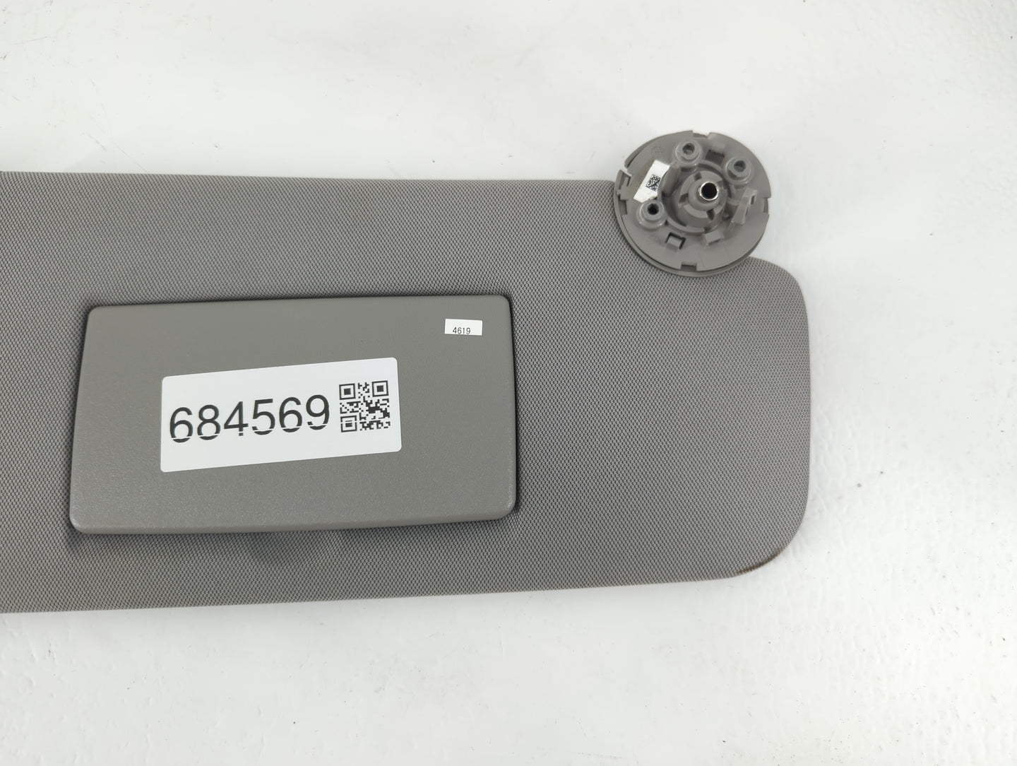 2017-2021 Chevrolet Trax Sun Visor Shade Replacement Passenger Right Mirror Fits Fits 2017 2018 2019 2020 2021 OEM Used Auto