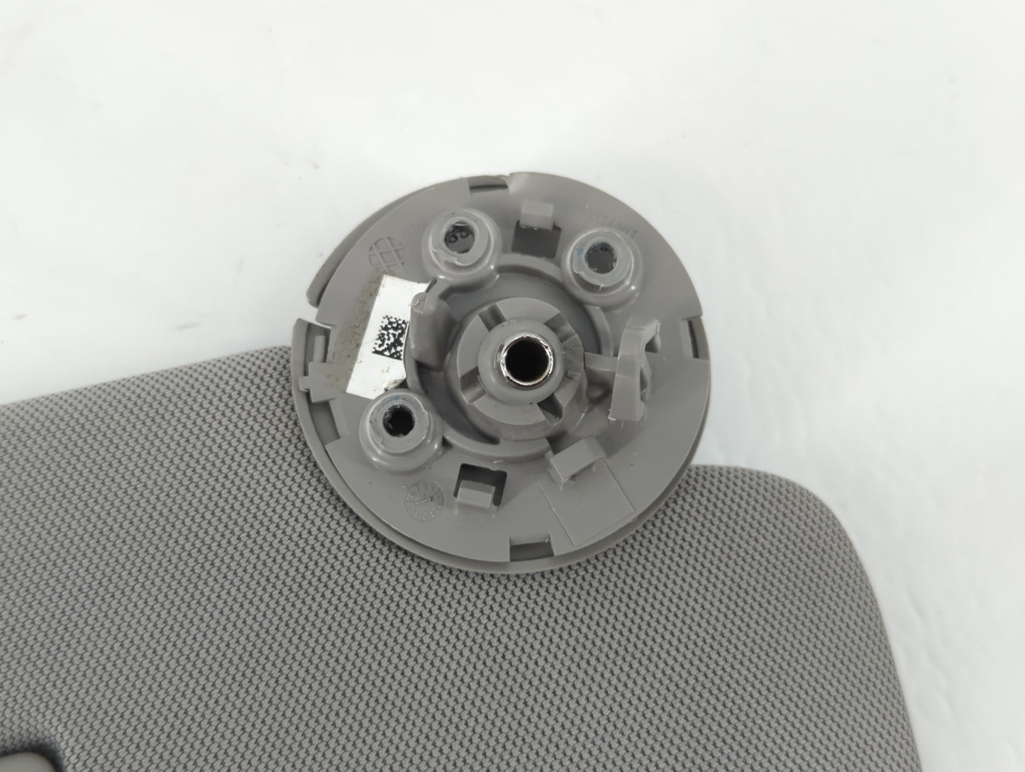 2017-2021 Chevrolet Trax Sun Visor Shade Replacement Passenger Right Mirror Fits Fits 2017 2018 2019 2020 2021 OEM Used Auto