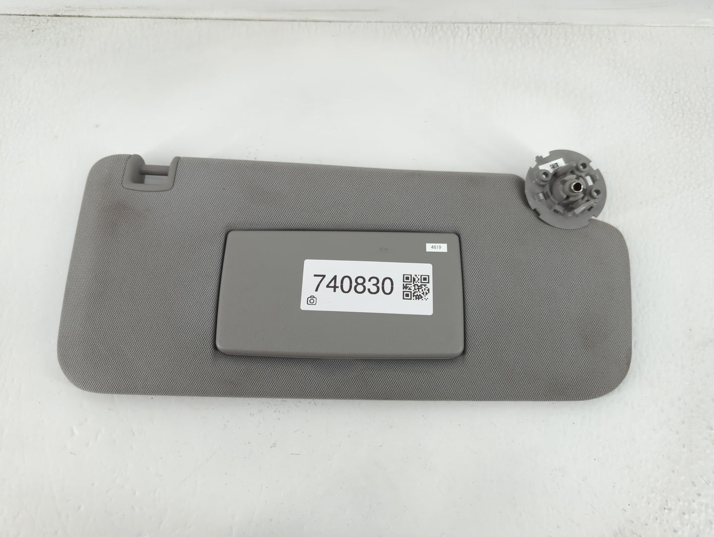 2017-2021 Chevrolet Trax Sun Visor Shade Replacement Passenger Right Mirror Fits Fits 2017 2018 2019 2020 2021 OEM Used Auto