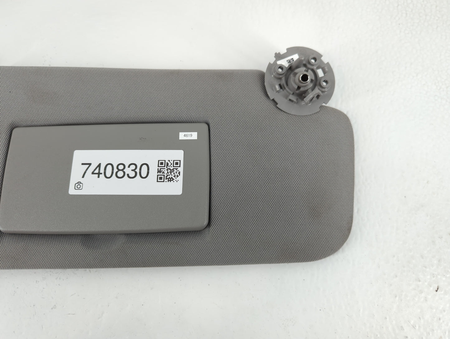 2017-2021 Chevrolet Trax Sun Visor Shade Replacement Passenger Right Mirror Fits Fits 2017 2018 2019 2020 2021 OEM Used Auto