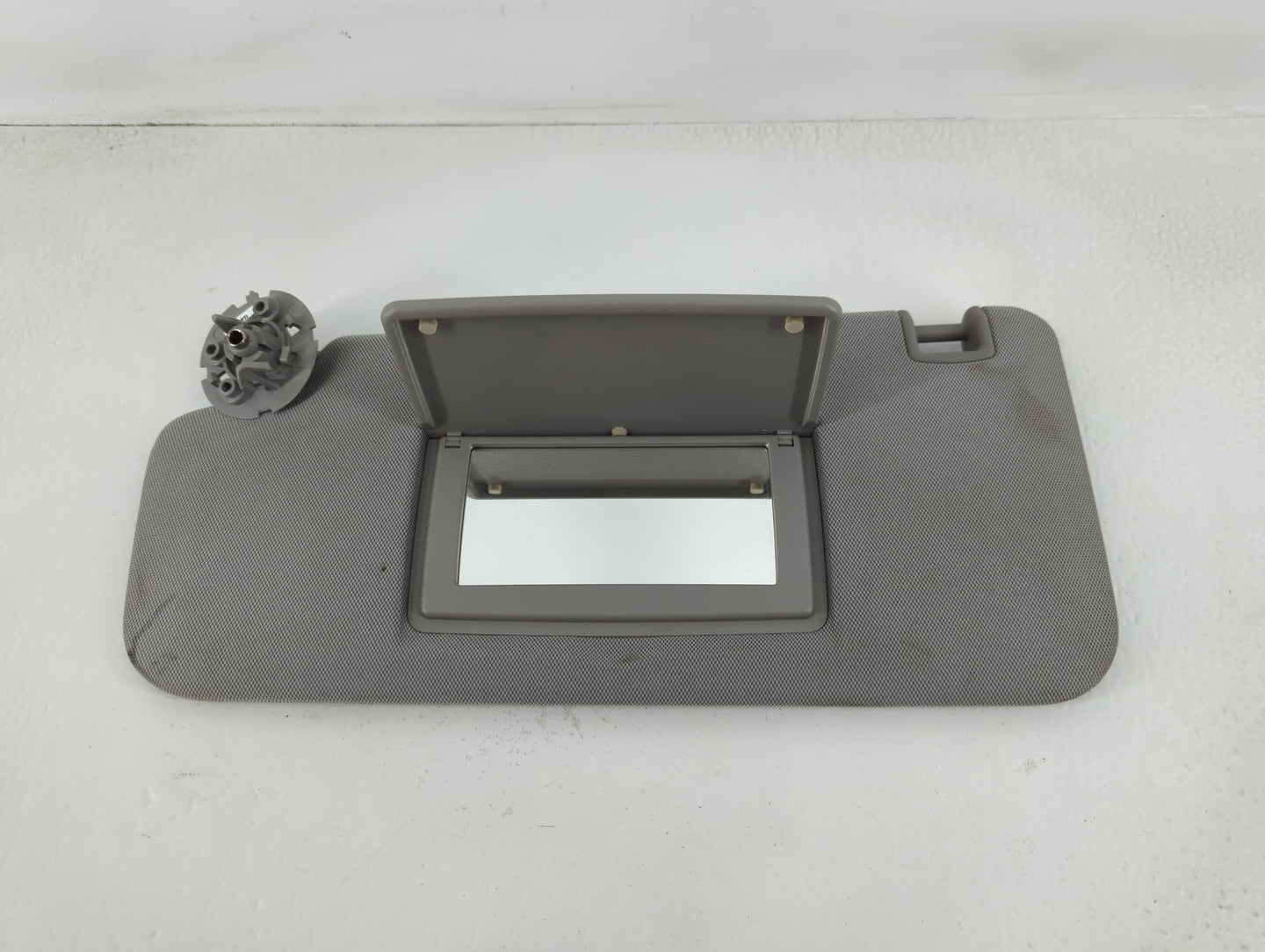 2017-2021 Chevrolet Trax Sun Visor Shade Replacement Driver Left Mirror Fits Fits 2017 2018 2019 2020 2021 OEM Used Auto Par