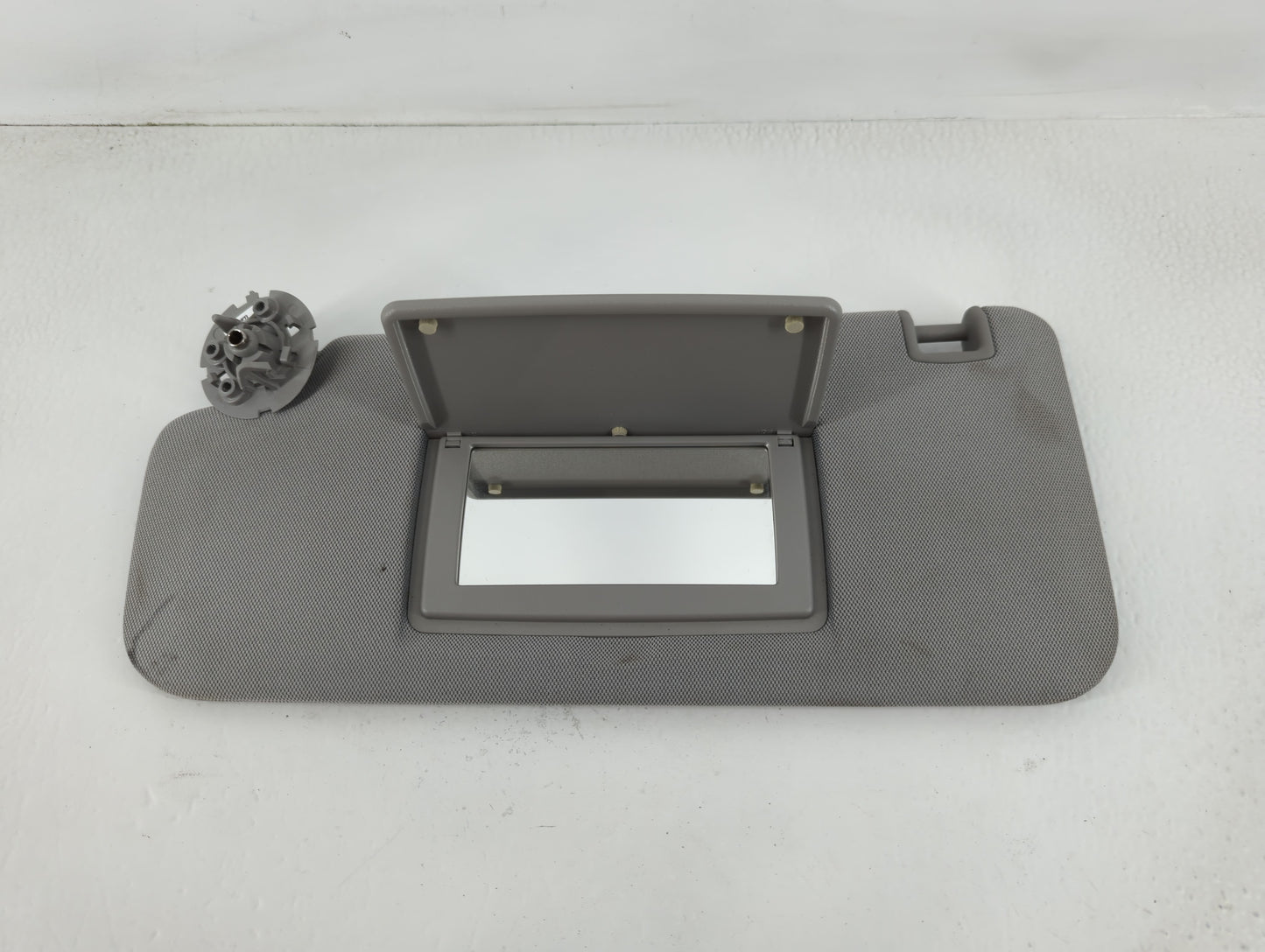 2017-2021 Chevrolet Trax Sun Visor Shade Replacement Driver Left Mirror Fits Fits 2017 2018 2019 2020 2021 OEM Used Auto Par