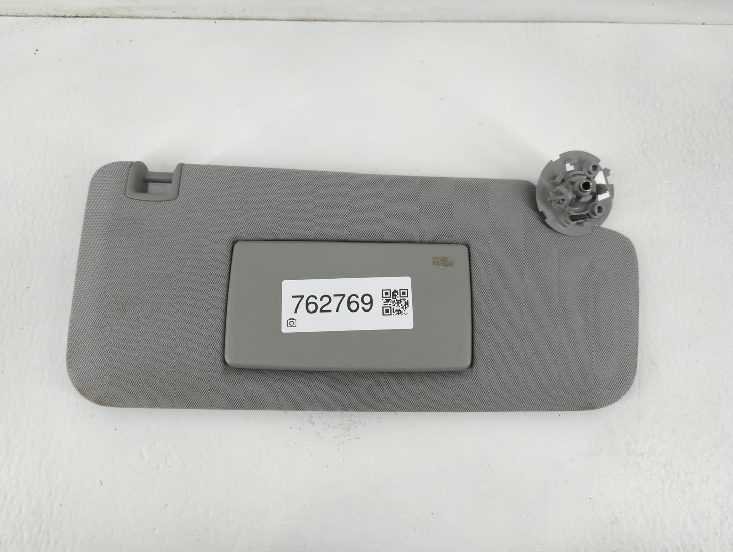 2017-2021 Chevrolet Trax Sun Visor Shade Replacement Passenger Right Mirror Fits Fits 2017 2018 2019 2020 2021 OEM Used Auto