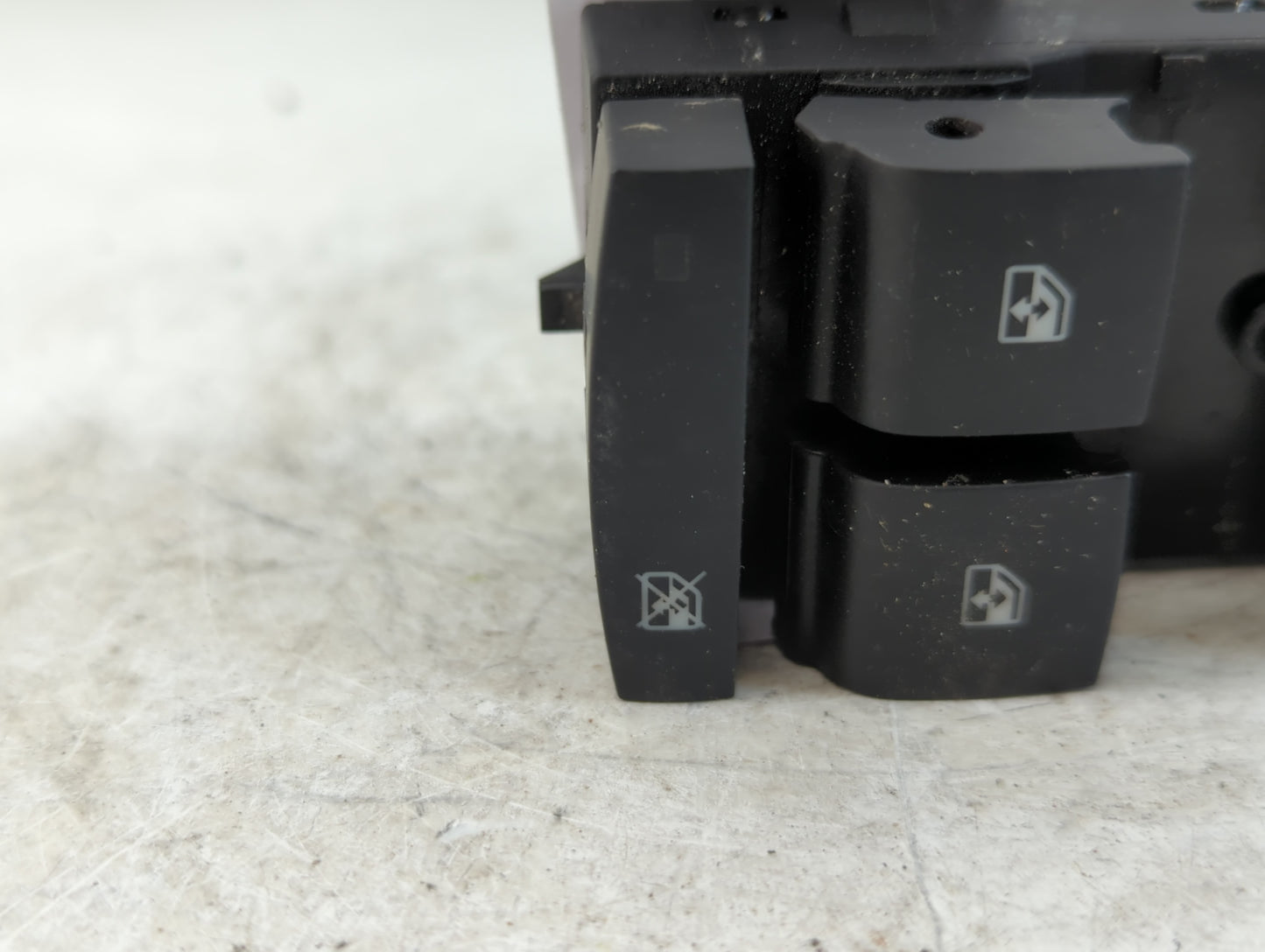 2017-2021 Chevrolet Trax Master Power Window Switch Replacement Driver Side Left P/N:22915128 Fits Fits 2017 2018 2019 2020 