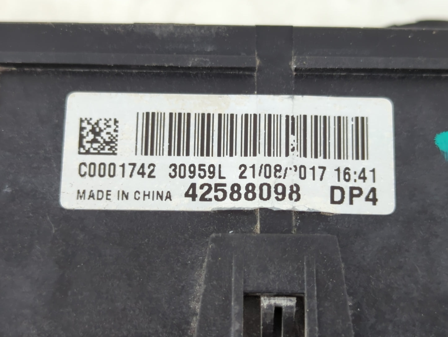 2018-2021 Chevrolet Trax Fusebox Fuse Box Panel Relay Module P/N:C0001742 42588098 Fits Fits 2018 2019 2020 2021 OEM Used Au