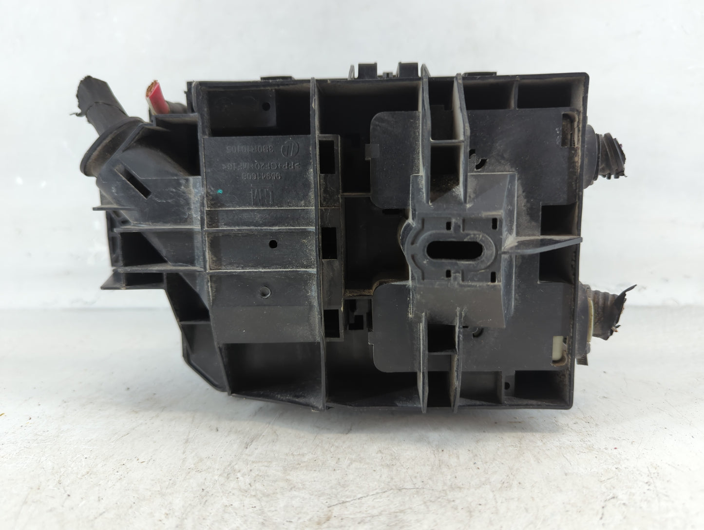 2018-2021 Chevrolet Trax Fusebox Fuse Box Panel Relay Module P/N:C0001742 42588098 Fits Fits 2018 2019 2020 2021 OEM Used Au