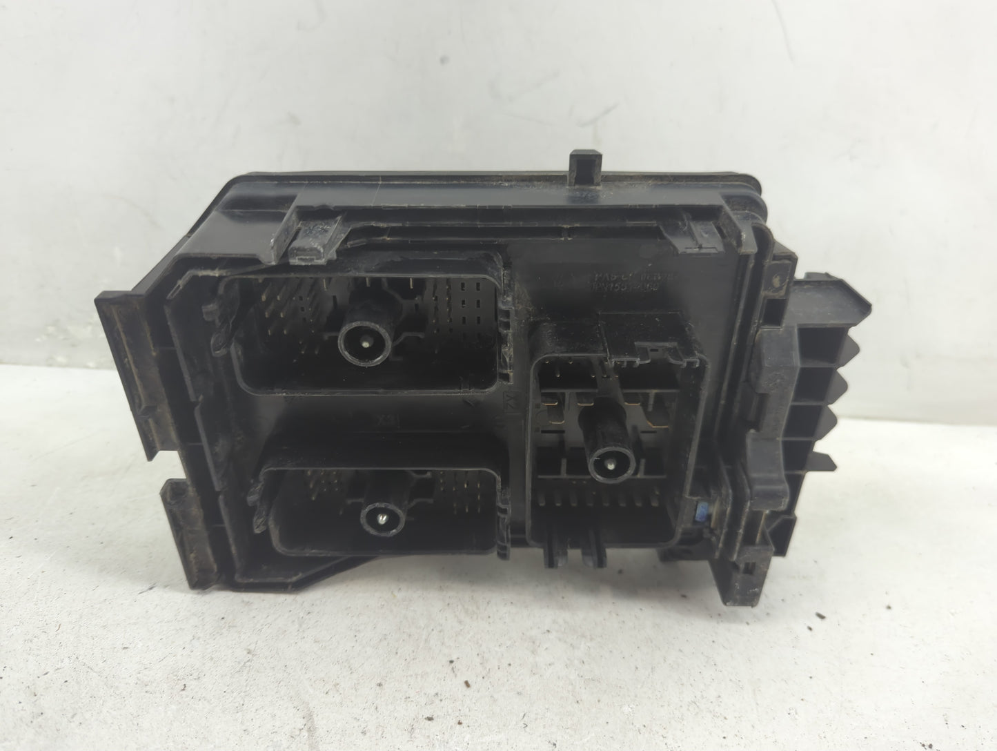 2016-2018 Chevrolet Volt Fusebox Fuse Box Panel Relay Module P/N:84336871 Fits Fits 2016 2017 2018 OEM Used Auto Parts - Oem