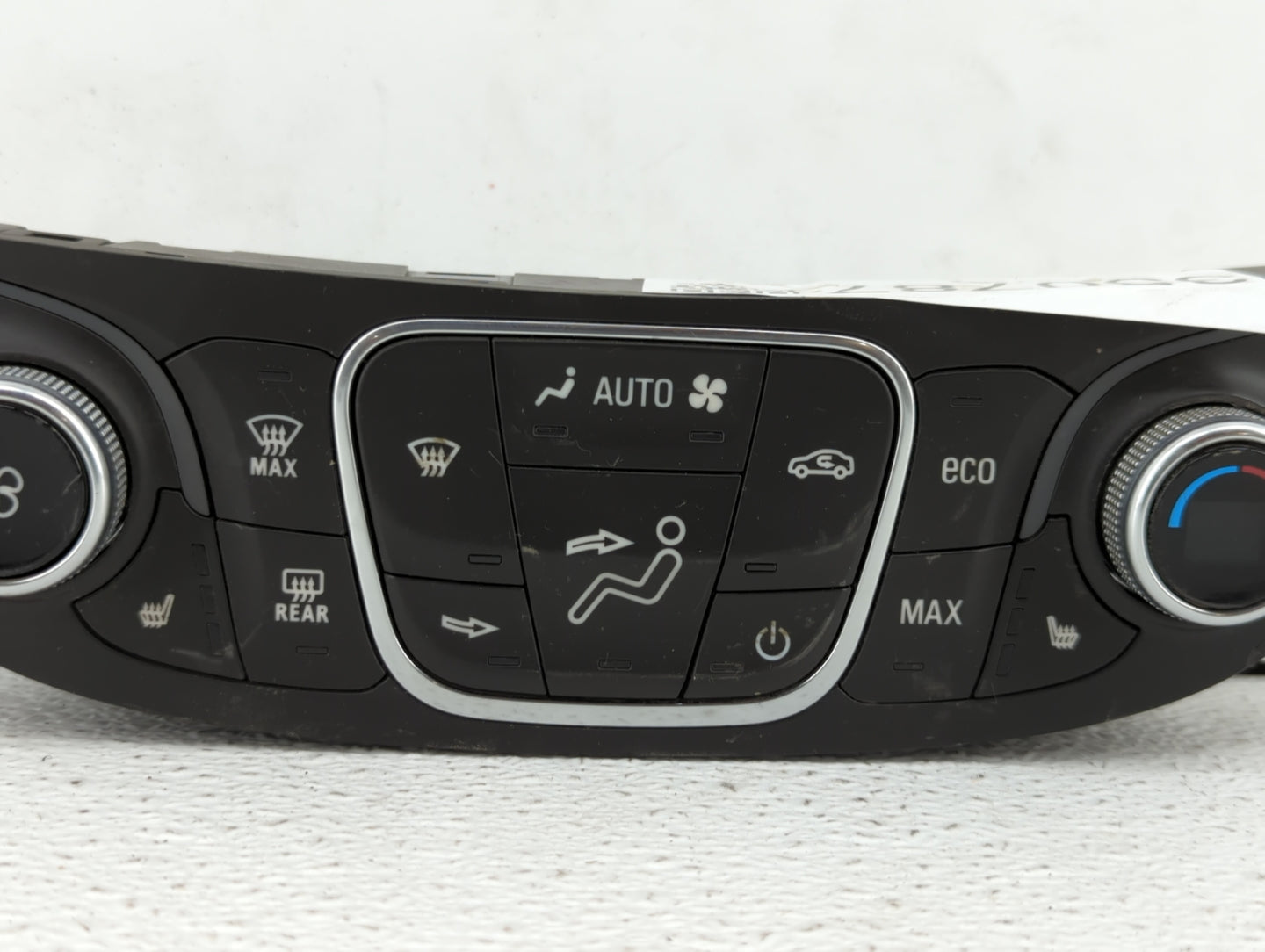 2018 Chevrolet Volt Climate Control Module Temperature AC/Heater Replacement P/N:84102014 Fits OEM Used Auto Parts - Oemused