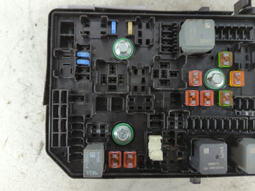2016-2018 Chevrolet Volt Fusebox Fuse Box Panel Relay Module P/N:8406065 PA6-GF10GB2, DPN15514069 Fits Fits 2016 2017 2018 OEM Used Auto Parts