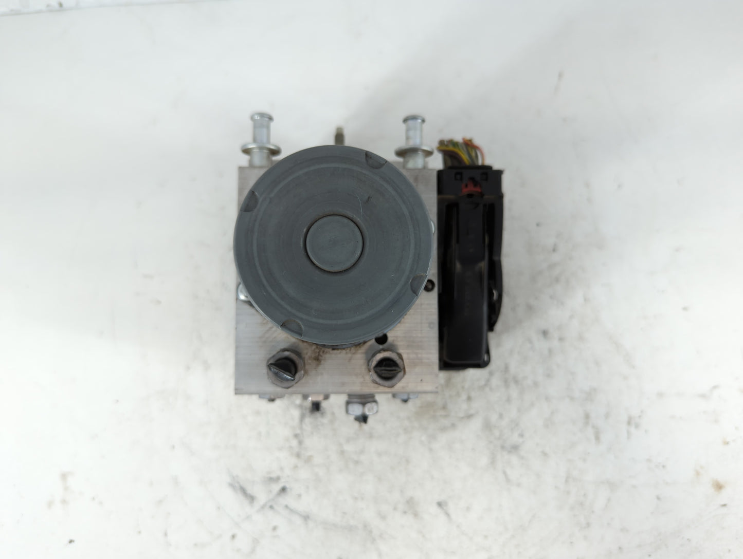 2018 Chevrolet Volt ABS Pump Control Module Replacement P/N:84309756 Fits OEM Used Auto Parts - Oemusedautoparts1.com