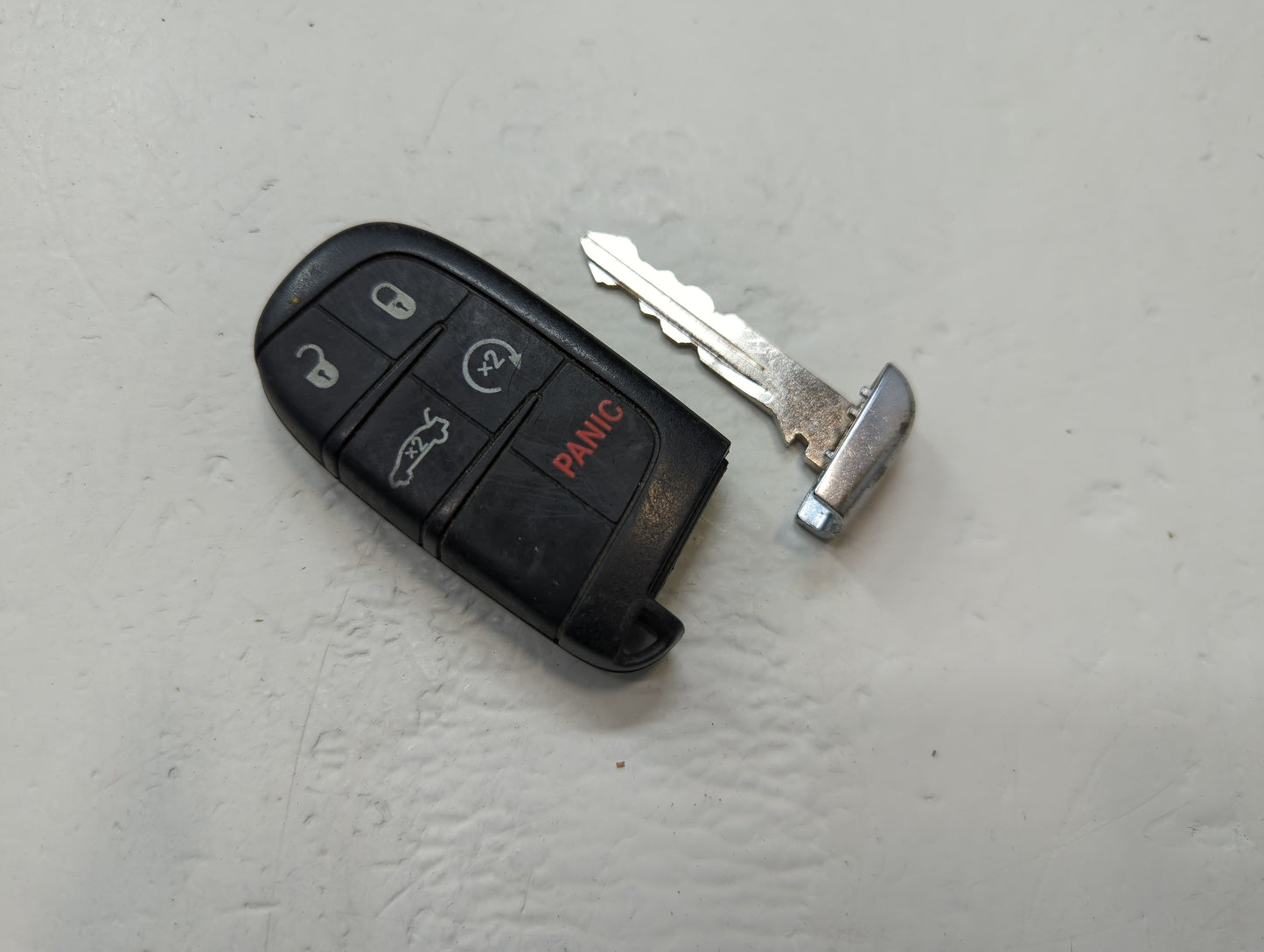 Chrysler 300 Keyless Entry Remote Fob M3N-40821302 05026676AH 5 buttons - Oemusedautoparts1.com