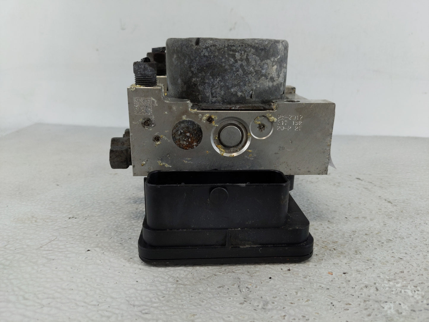 2018-2022 Chrysler 300 ABS Pump Control Module Replacement P/N:P68352969AC Fits Fits 2018 2019 2020 2021 2022 OEM Used Auto 