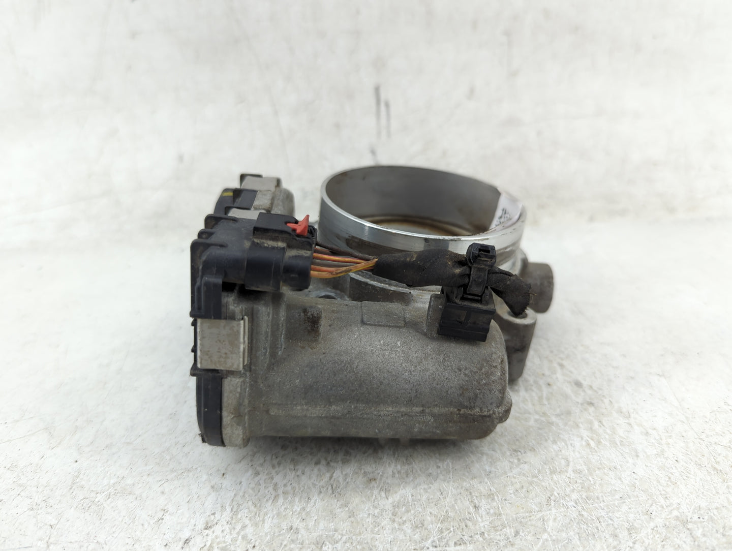2011-2022 Chrysler 300 Throttle Body P/N:05184349AE 0 280 750 770 Fits OEM Used Auto Parts - Oemusedautoparts1.com