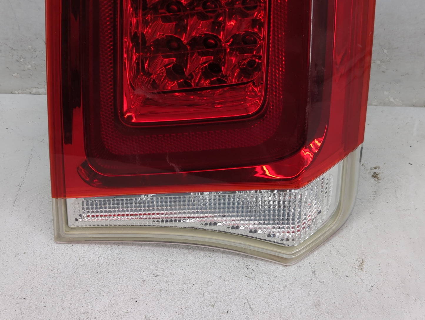 2018 Chrysler 300 Tail Light Assembly Passenger Right OEM P/N:68400290AA Fits OEM Used Auto Parts - Oemusedautoparts1.com
