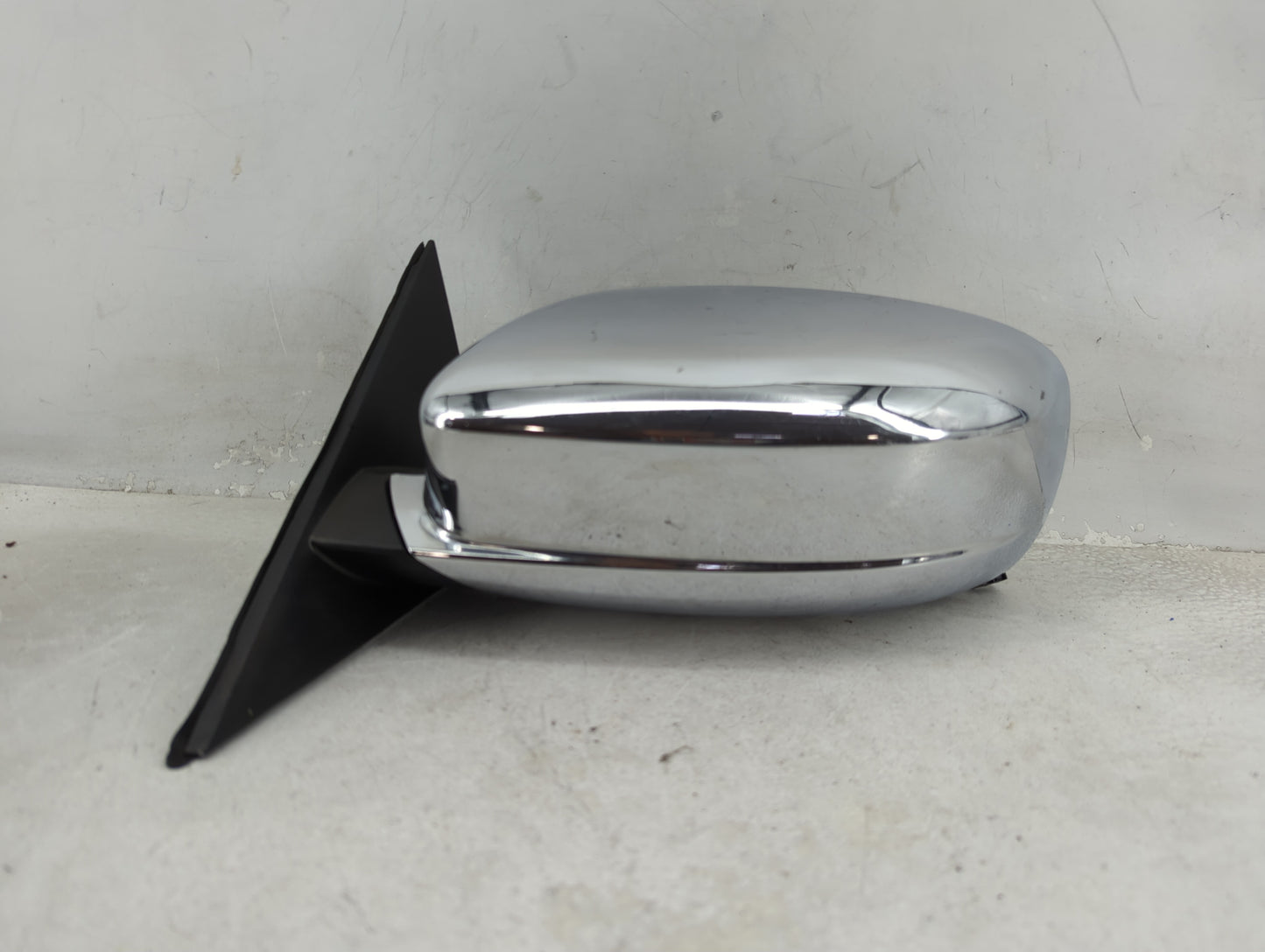 2015-2021 Chrysler 300 Driver Side View Mirror - Left Door Mirror OEM Used - Oemusedautoparts1.com