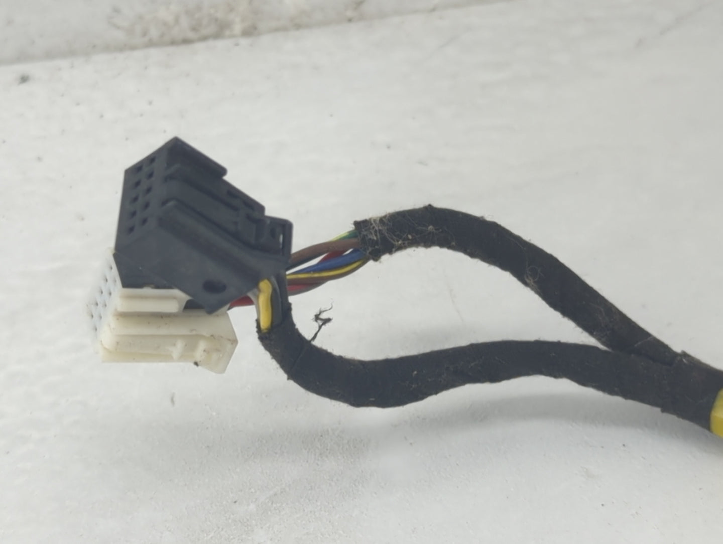 2015-2021 Chrysler 300 Driver Side View Mirror - Left Door Mirror OEM Used - Oemusedautoparts1.com
