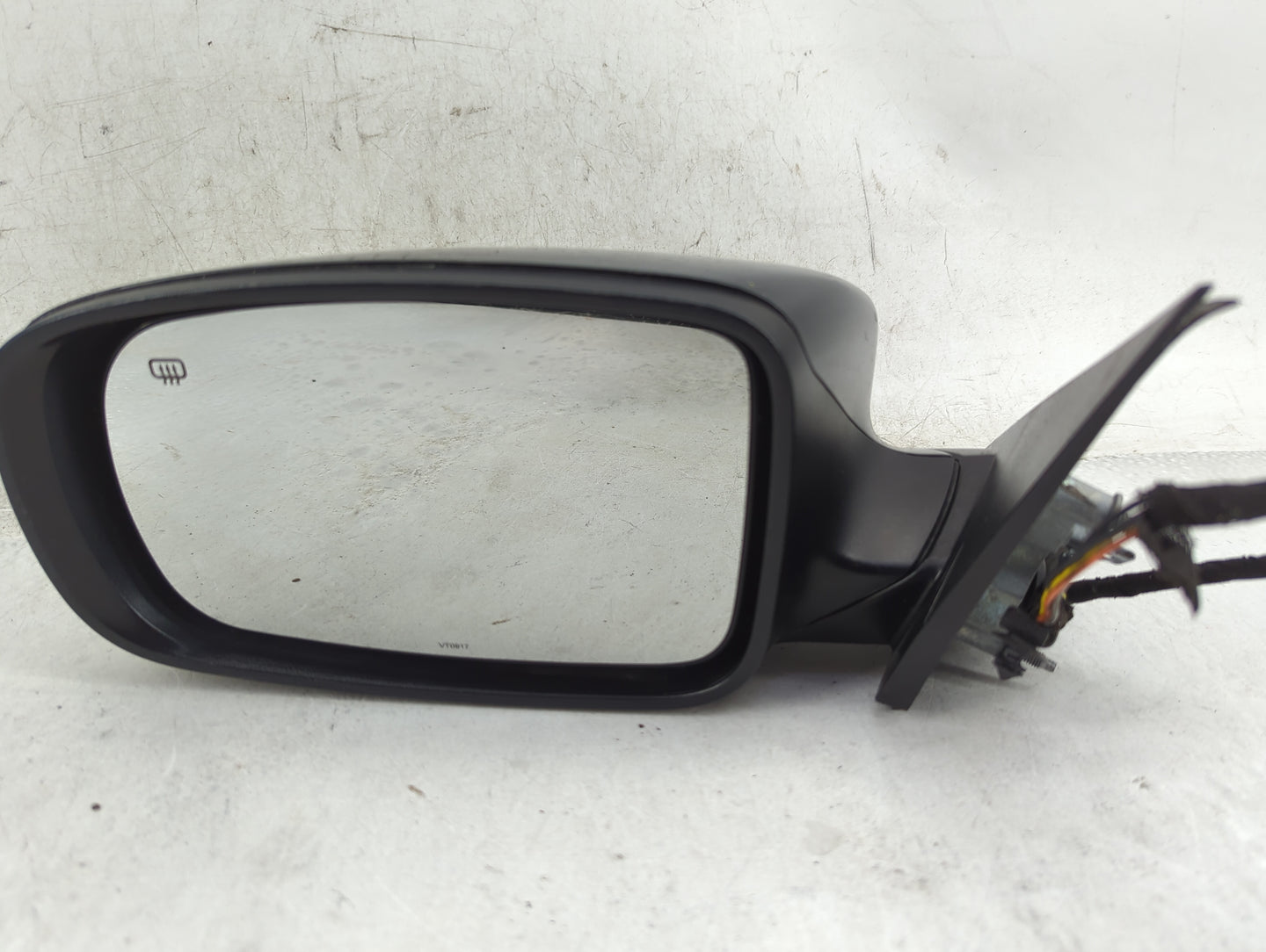 2015-2022 Chrysler 300 Driver Side View Mirror - Left Door Mirror OEM Used - Oemusedautoparts1.com