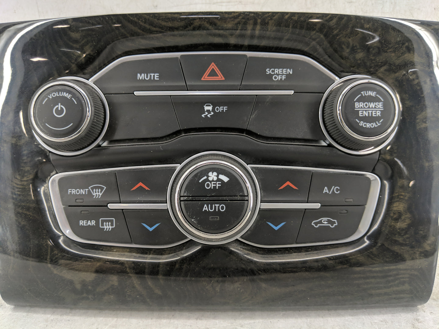 2017-2022 Chrysler 300 Climate Control Module Temperature AC/Heater Replacement P/N:P68293631AC 68293631AC Fits OEM Used Aut