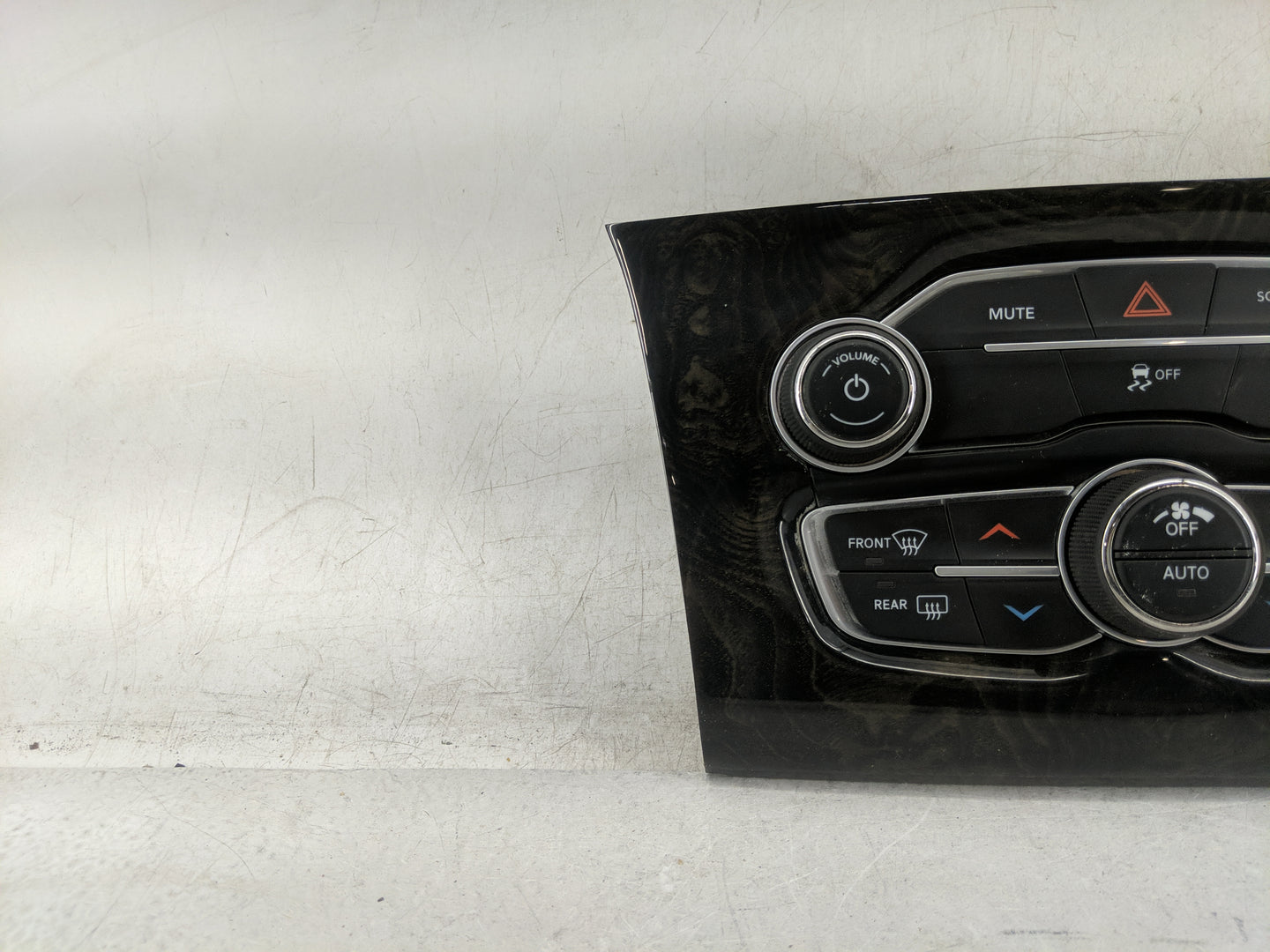 2017-2022 Chrysler 300 Climate Control Module Temperature AC/Heater Replacement P/N:P68293631AC 68293631AC Fits OEM Used Aut