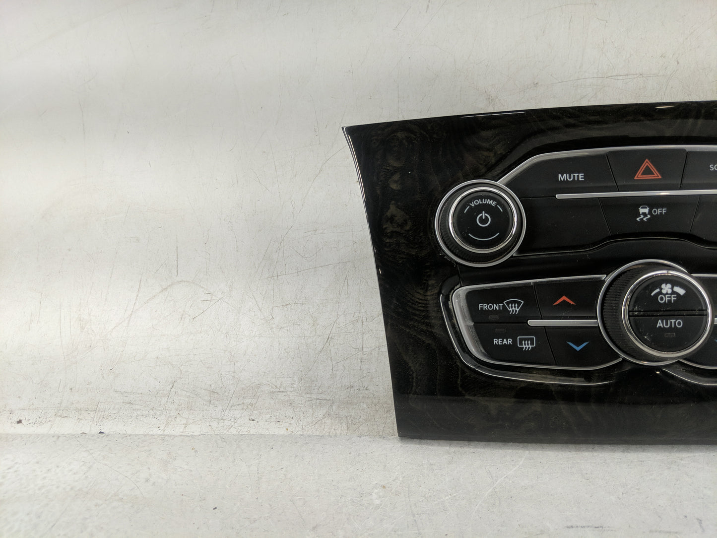 2017-2022 Chrysler 300 Climate Control Module Temperature AC/Heater Replacement P/N:P68293631AC 68293631AC Fits OEM Used Aut