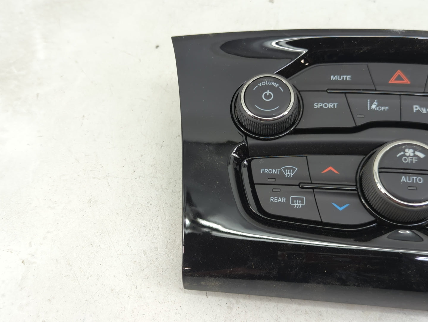 2017-2022 Chrysler 300 Climate Control Module Temperature AC/Heater Replacement P/N:P68293637AD 73520523 Fits OEM Used Auto 