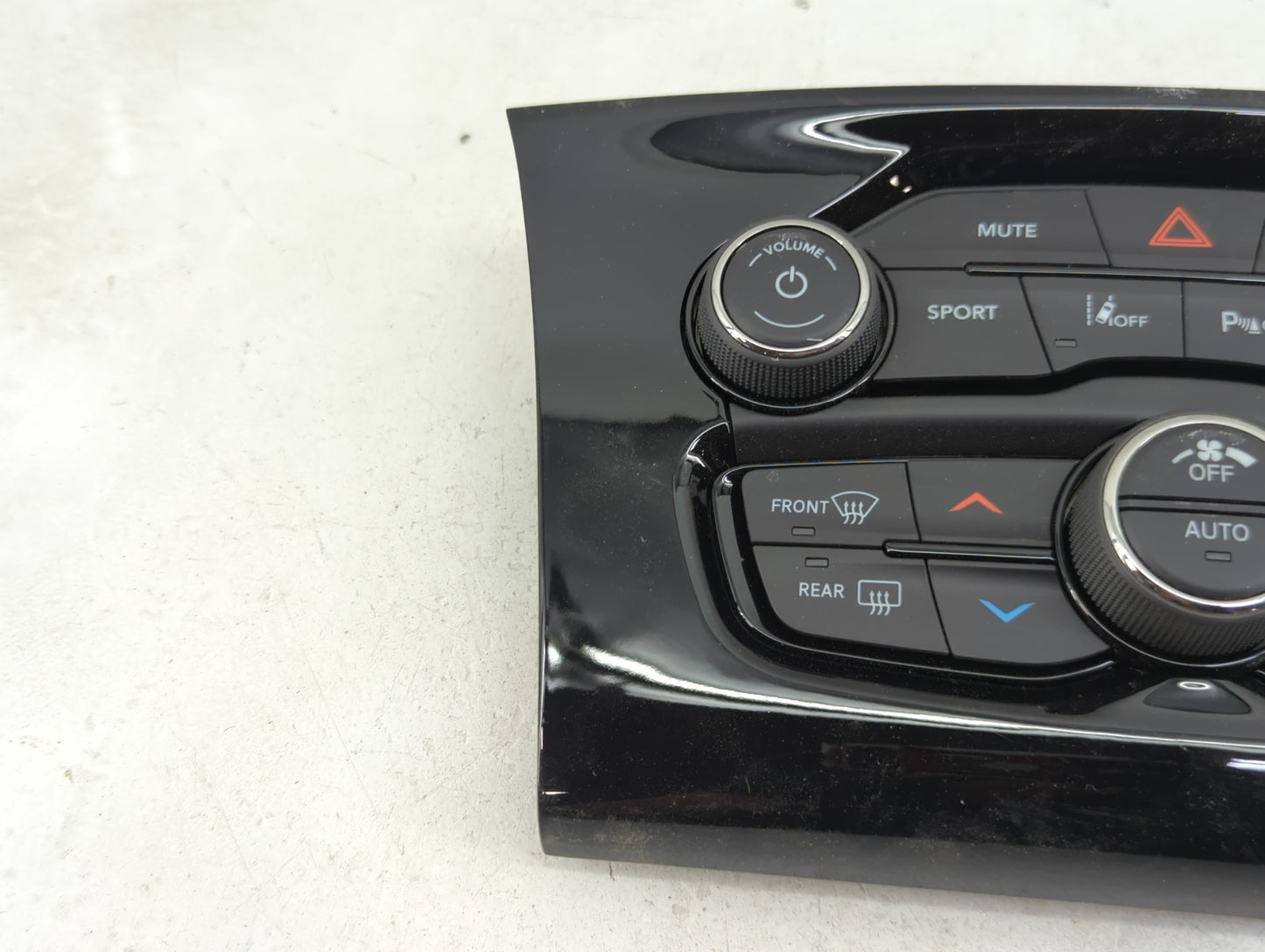 2017-2022 Chrysler 300 Climate Control Module Temperature AC/Heater Replacement P/N:P68293637AD 73520523 Fits OEM Used Auto 