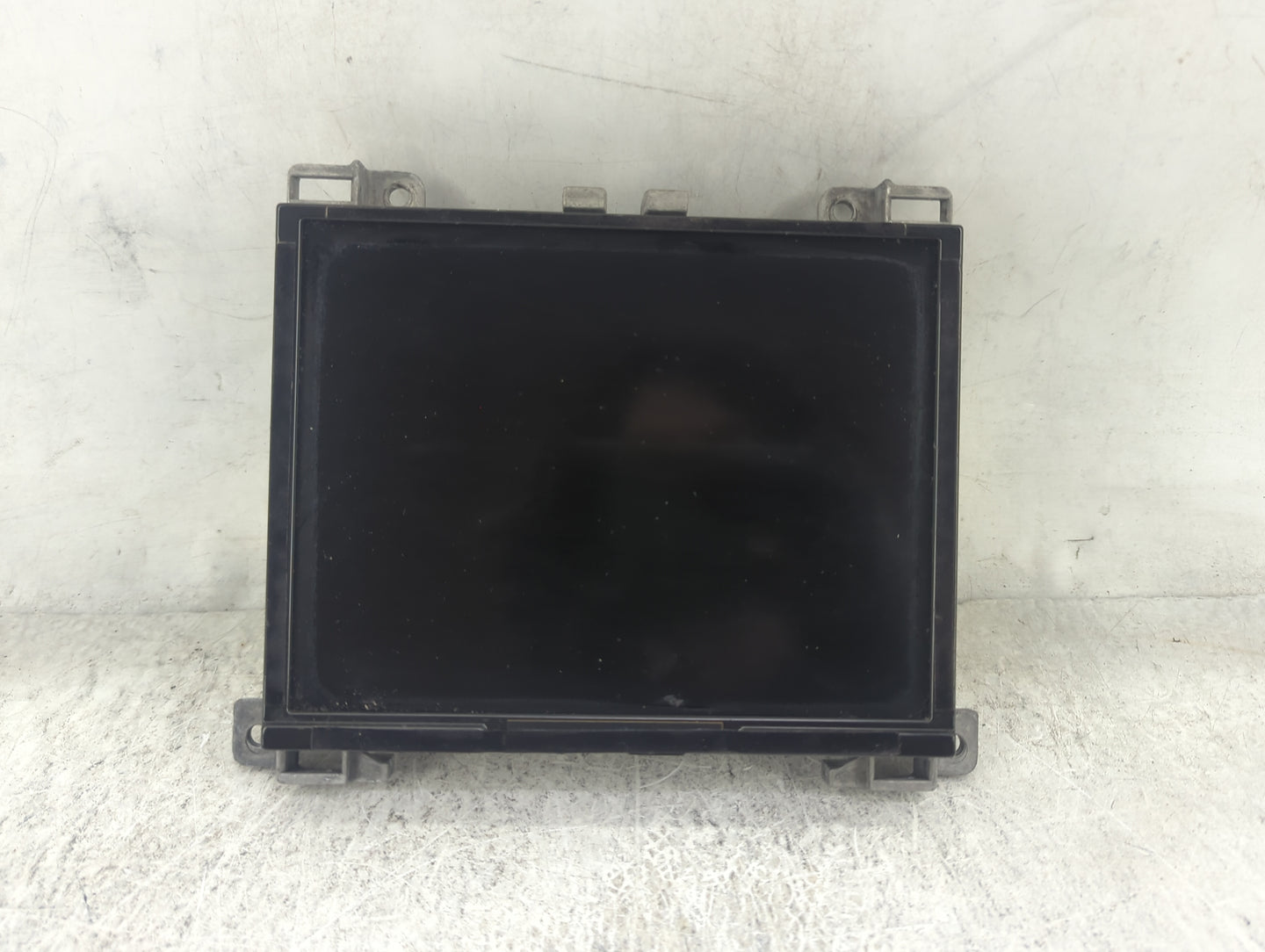 2018 Chrysler 300 Information Display Screen 1494904 - Oemusedautoparts1.com