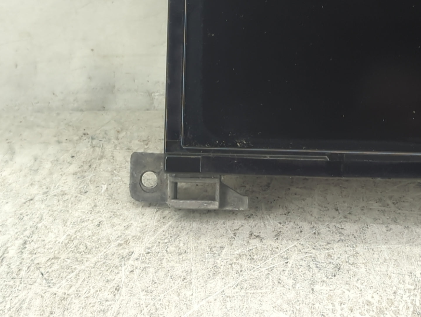 2018 Chrysler 300 Information Display Screen 1494904 - Oemusedautoparts1.com