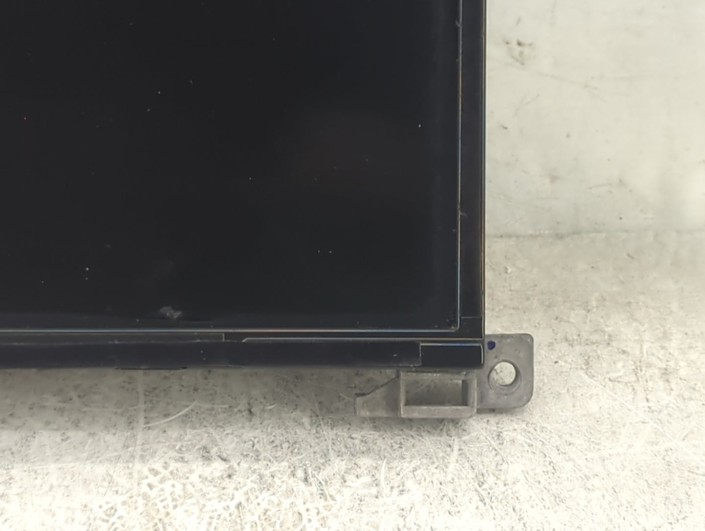 2018 Chrysler 300 Information Display Screen 1494904 - Oemusedautoparts1.com