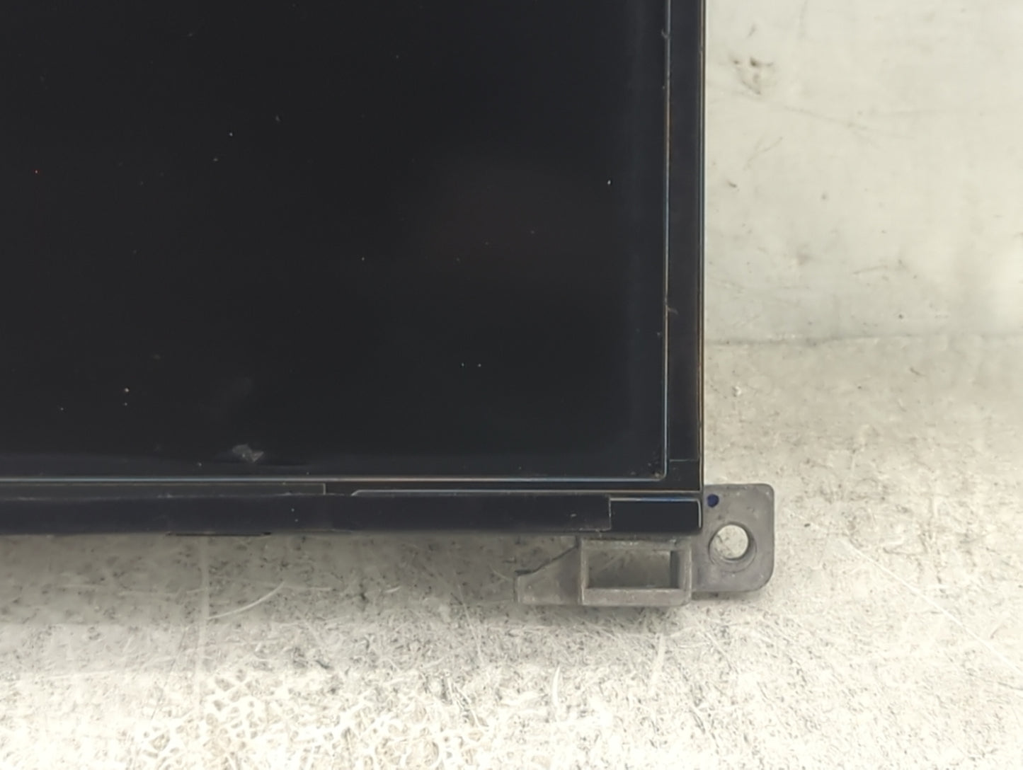 2018 Chrysler 300 Information Display Screen 1494904 - Oemusedautoparts1.com