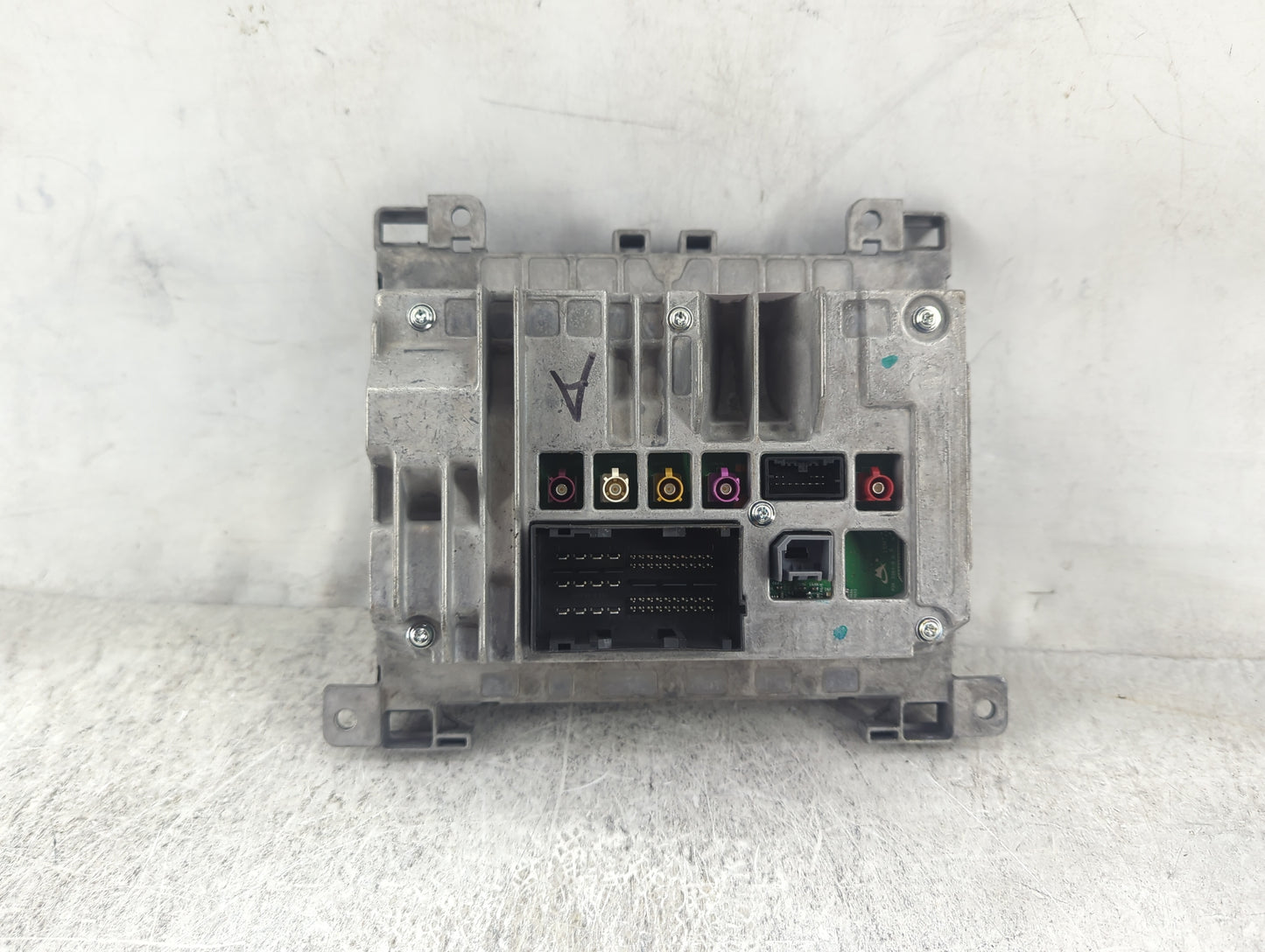 2018 Chrysler 300 Information Display Screen 1494904 - Oemusedautoparts1.com