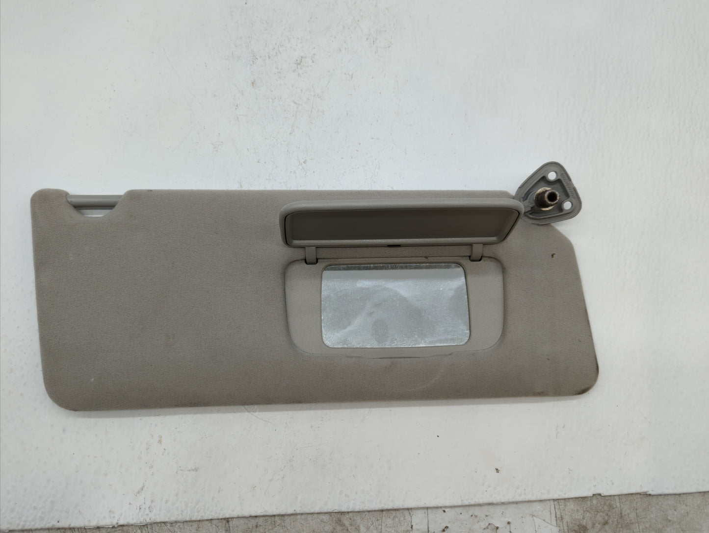 2018 Chrysler 300 Sun Visor Shade Replacement Passenger Right Mirror Fits Fits 2010 2011 2012 2013 2014 OEM Used Auto Parts 