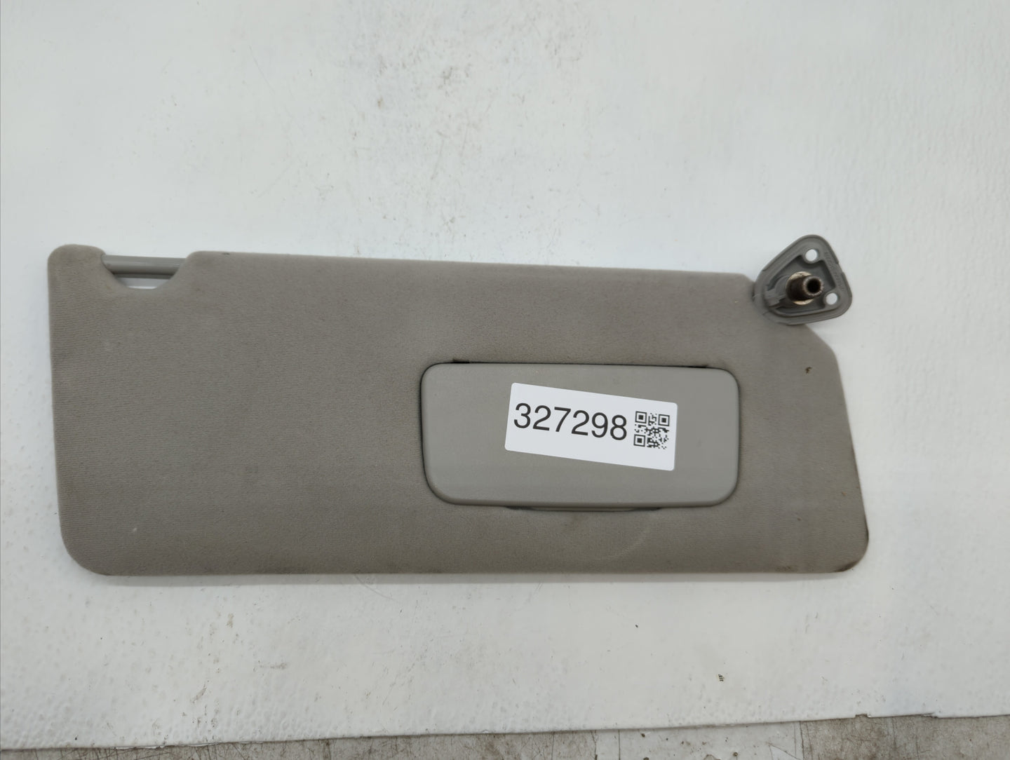 2018 Chrysler 300 Sun Visor Shade Replacement Passenger Right Mirror Fits Fits 2010 2011 2012 2013 2014 OEM Used Auto Parts 