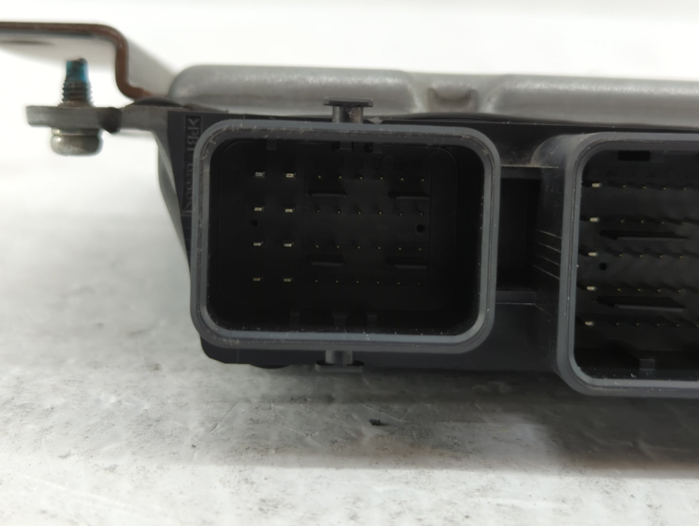 2018 Chrysler 300 PCM Engine Control Computer ECU ECM PCU OEM P/N:NEC028-017 BEM427-300 A1, NEC031-636 Fits Fits 2019 OEM Us