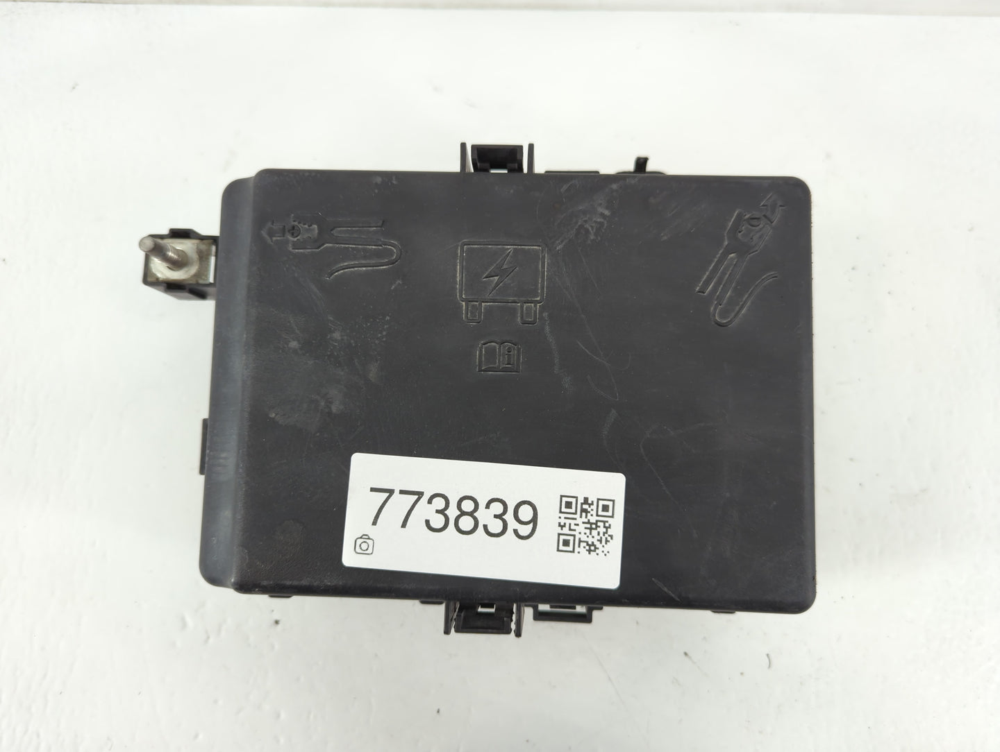 2018 Chrysler 300 Fusebox Fuse Box Panel Relay Module P/N:7171-5455-30 Fits OEM Used Auto Parts - Oemusedautoparts1.com