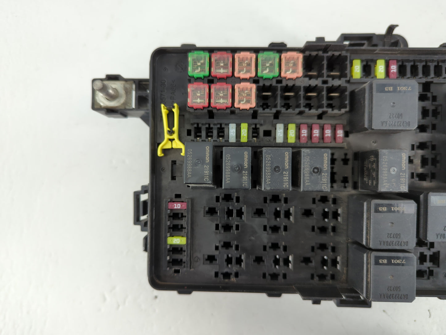 2018 Chrysler 300 Fusebox Fuse Box Panel Relay Module P/N:7171-5455-30 Fits OEM Used Auto Parts - Oemusedautoparts1.com