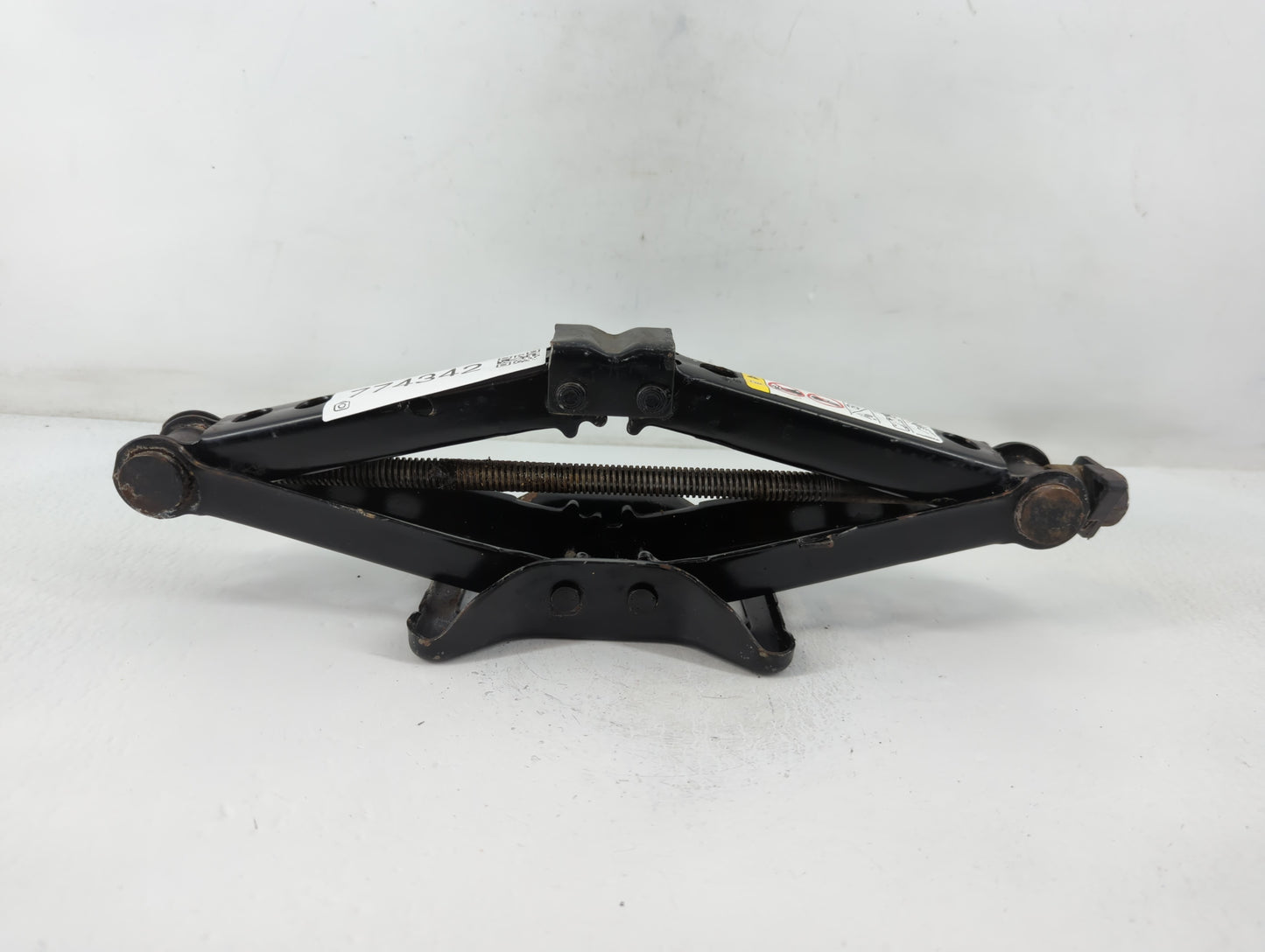 2018 Chrysler 300 Spare Scissor Car Jack - Oemusedautoparts1.com