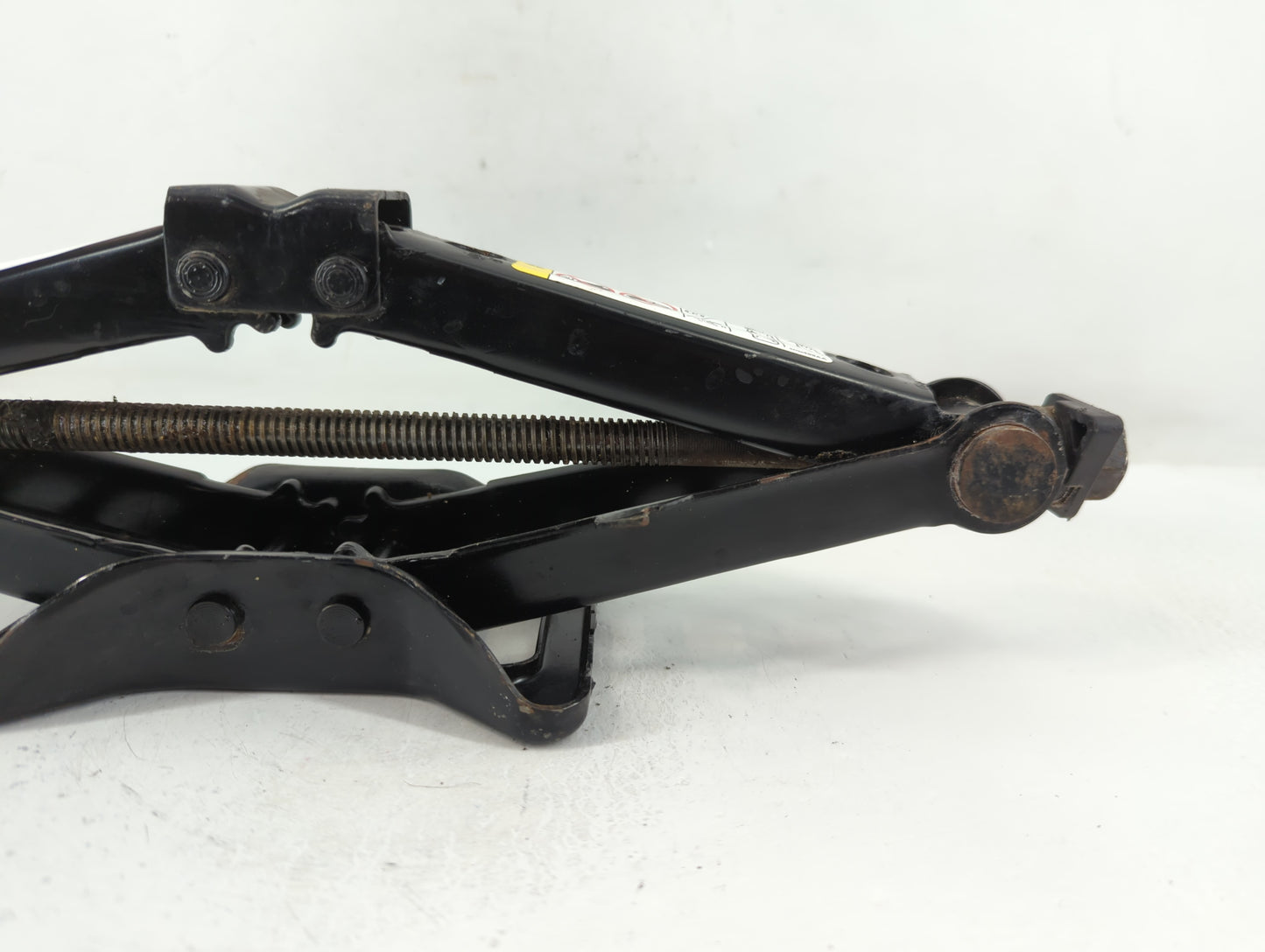 2018 Chrysler 300 Spare Scissor Car Jack - Oemusedautoparts1.com