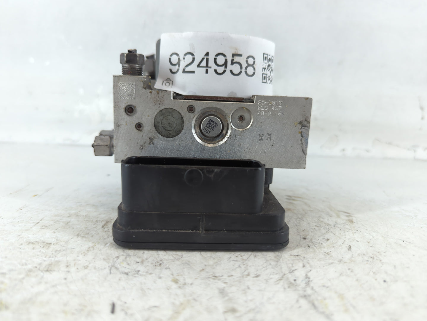 2018-2022 Chrysler 300 ABS Pump Control Module Replacement P/N:P68405139AA Fits Fits 2018 2019 2020 2021 2022 OEM Used Auto 