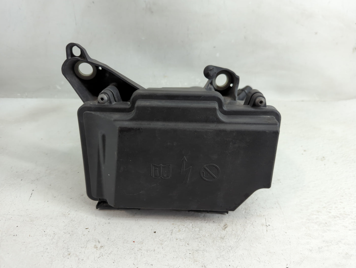 2018 Chrysler E Class Fusebox Fuse Box Panel Relay Module Fits OEM Used Auto Parts - Oemusedautoparts1.com