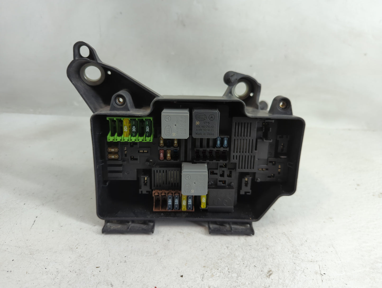 2018 Chrysler E Class Fusebox Fuse Box Panel Relay Module Fits OEM Used Auto Parts - Oemusedautoparts1.com