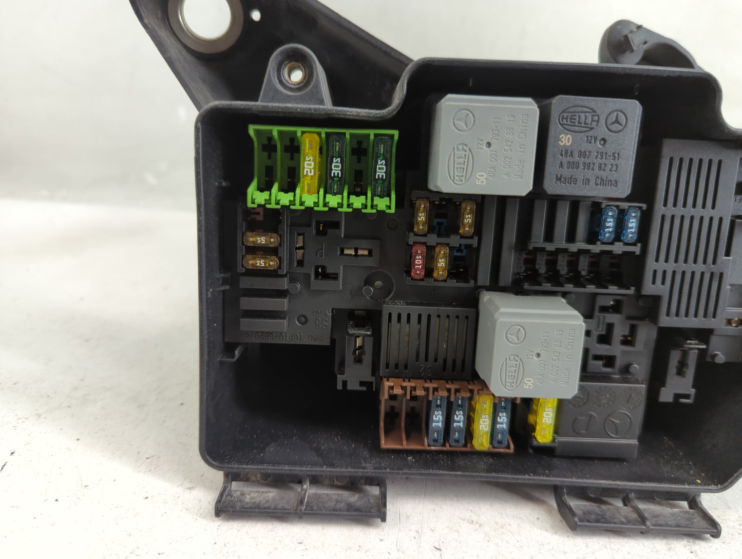 2018 Chrysler E Class Fusebox Fuse Box Panel Relay Module Fits OEM Used Auto Parts - Oemusedautoparts1.com