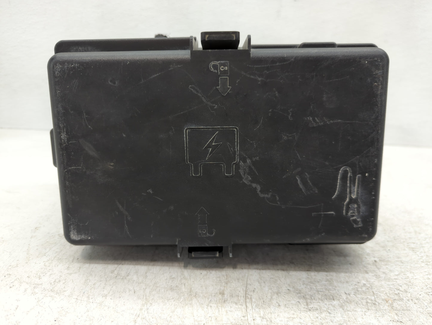 2018-2019 Chrysler Pacifica Fusebox Fuse Box Panel Relay Module P/N:6351-4041-001 Fits Fits 2018 2019 OEM Used Auto Parts - 