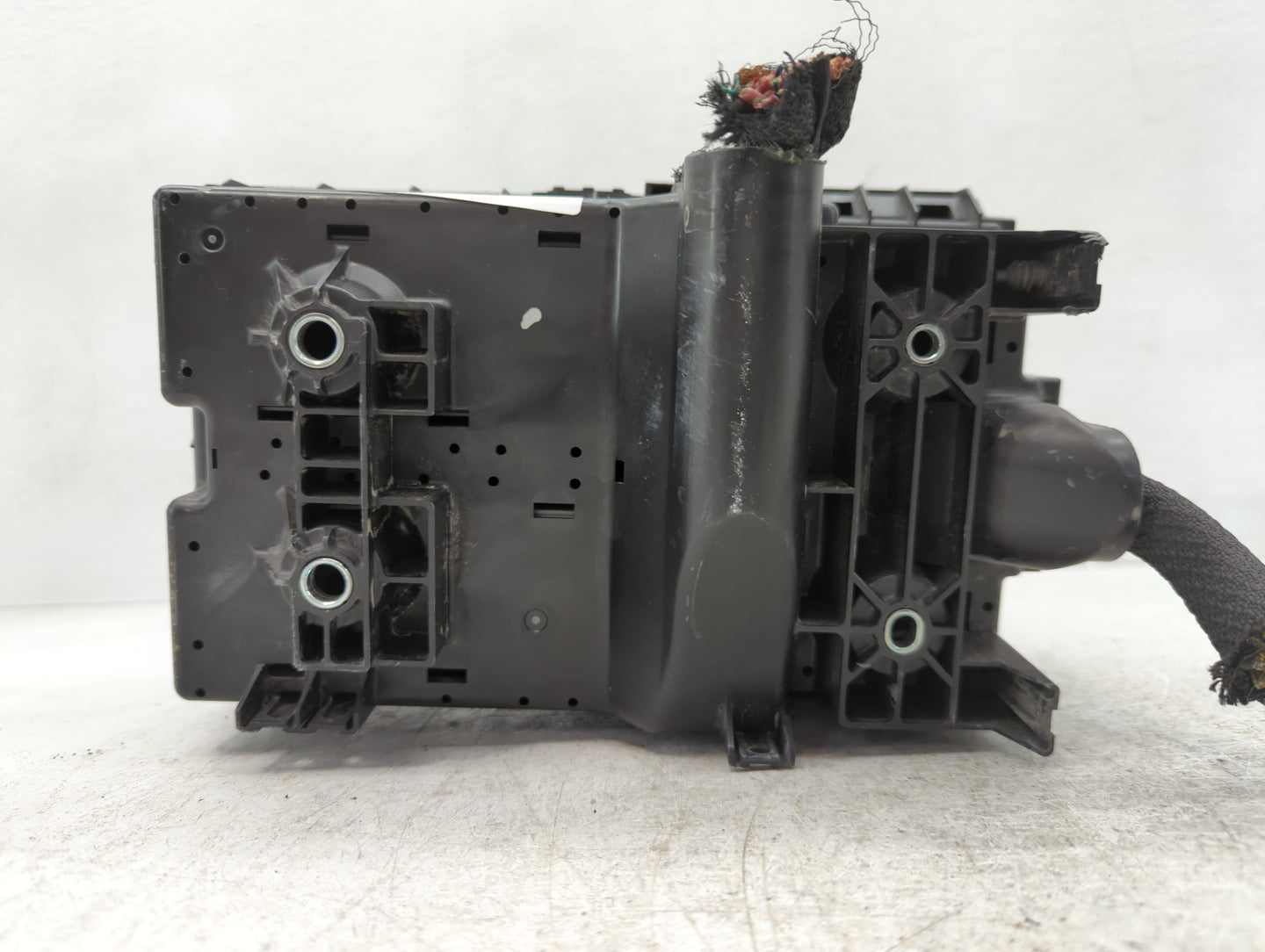 2018-2019 Chrysler Pacifica Fusebox Fuse Box Panel Relay Module P/N:6351-4041-001 Fits Fits 2018 2019 OEM Used Auto Parts - 