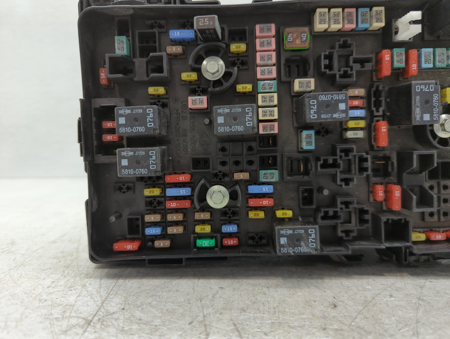 2018 Chrysler Pacifica Fusebox Fuse Box Panel Relay Module P/N:6351-3560 Fits OEM Used Auto Parts - Oemusedautoparts1.com