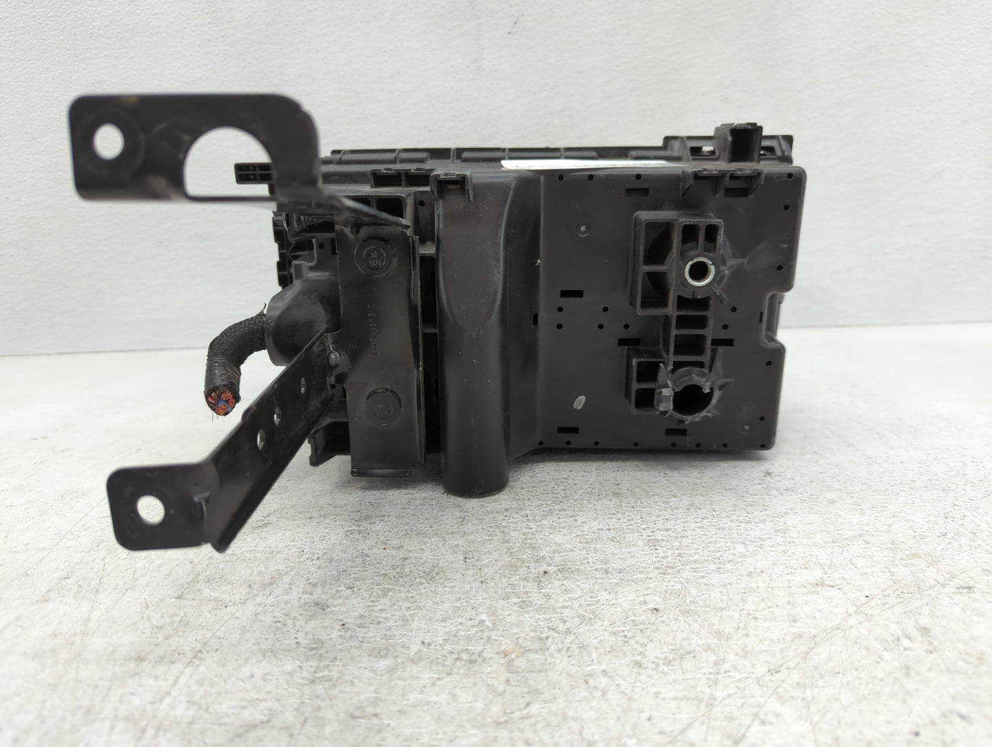 2018 Chrysler Pacifica Fusebox Fuse Box Panel Relay Module P/N:6351-3560 Fits OEM Used Auto Parts - Oemusedautoparts1.com